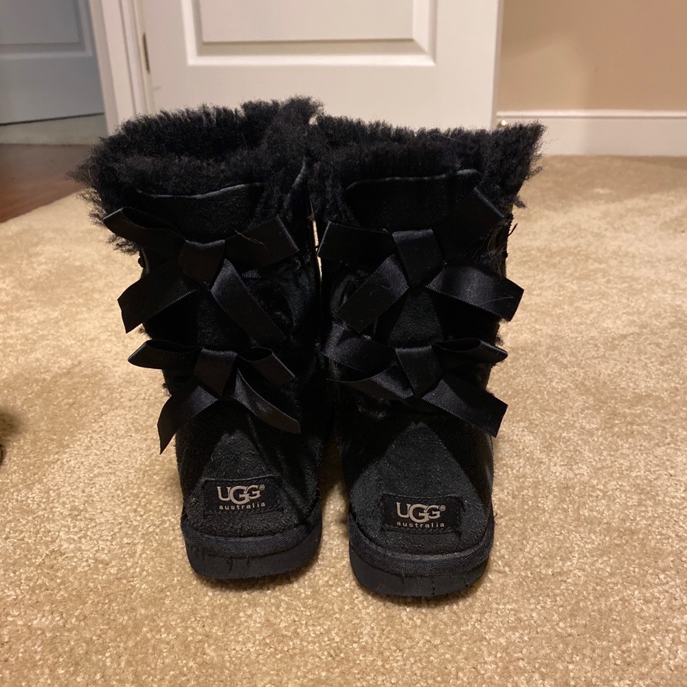 Short Bailey Bow Ugg Boots